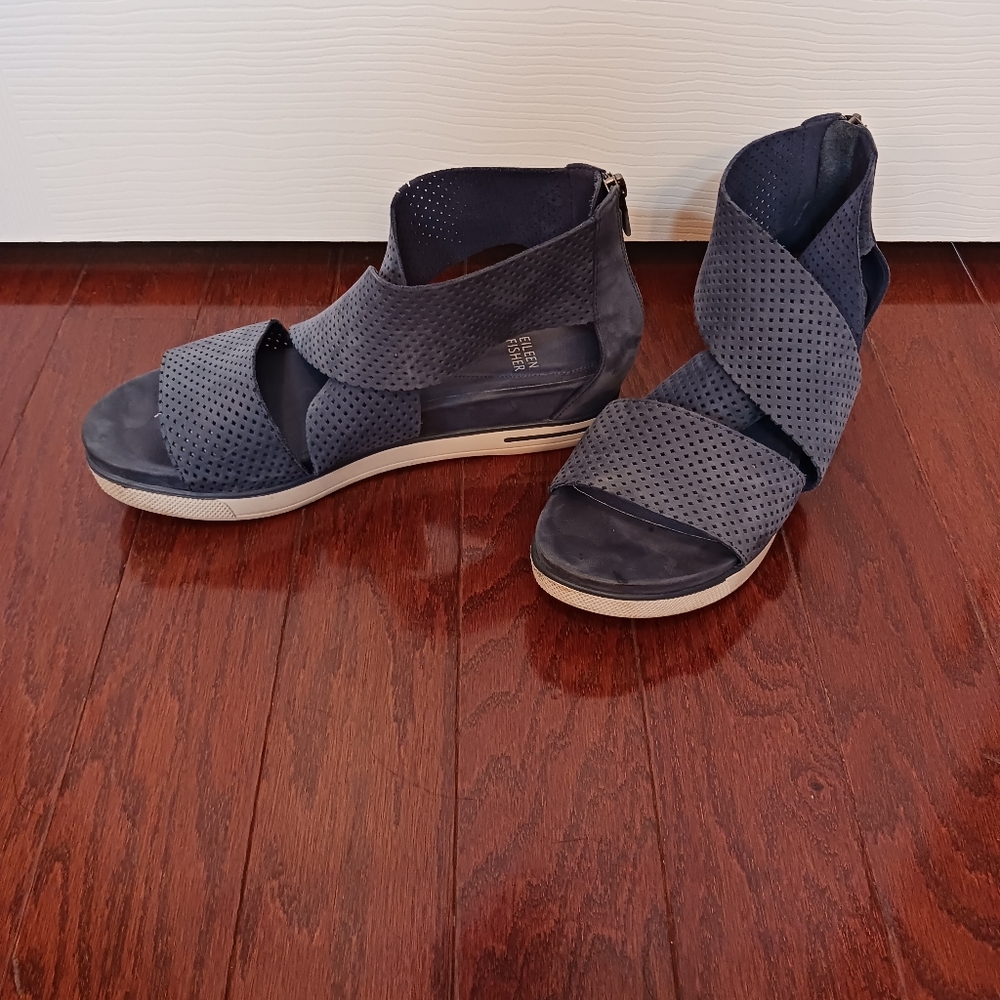 Eileen Fisher Vented Sandals 9.5M